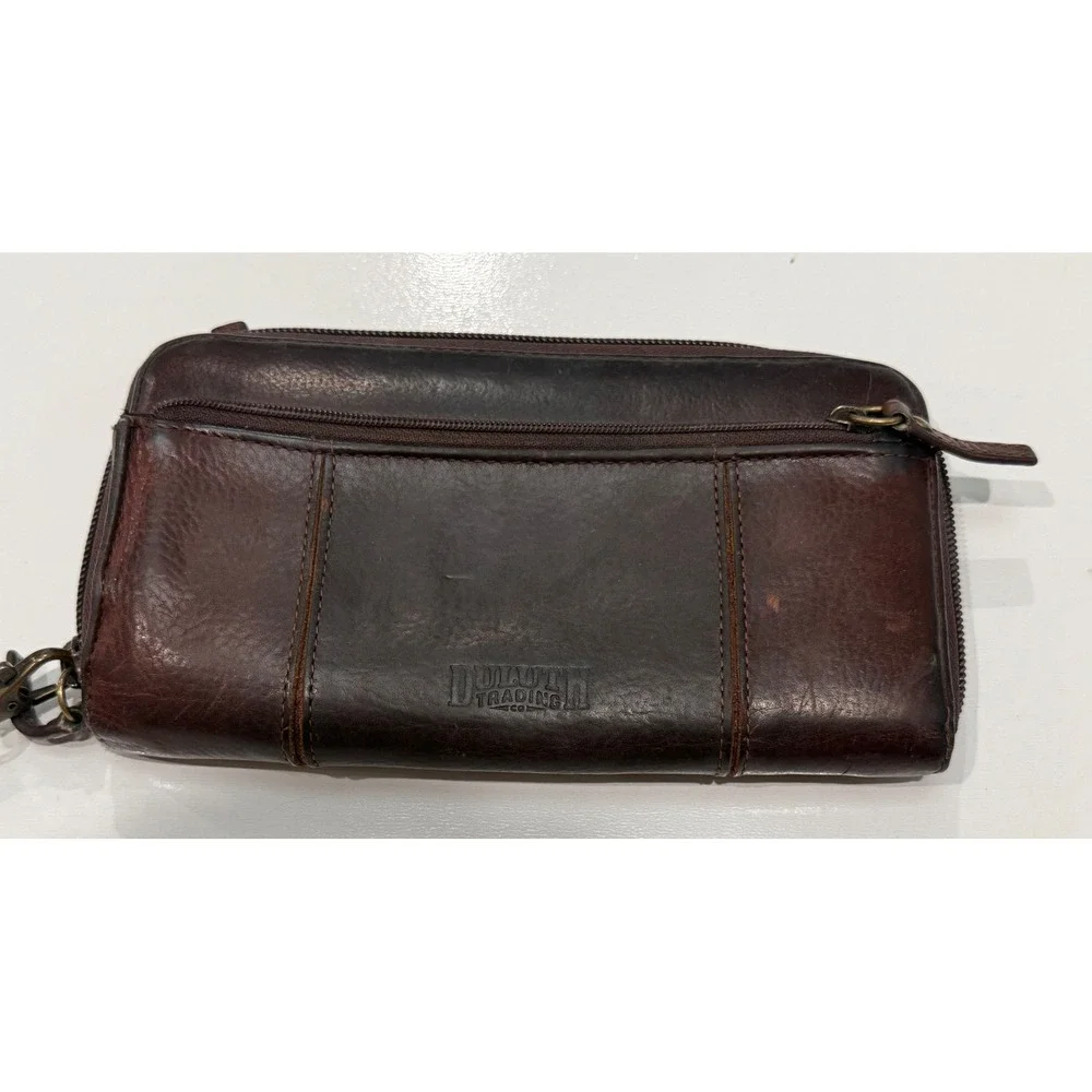 Duluth Trading Co Dark Brown Leather Zip Around Wristlet Wallet Clutch Organiser